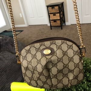 Gucci Cosmetic Pouch ( TRADE FOR MICHELLE ) this item